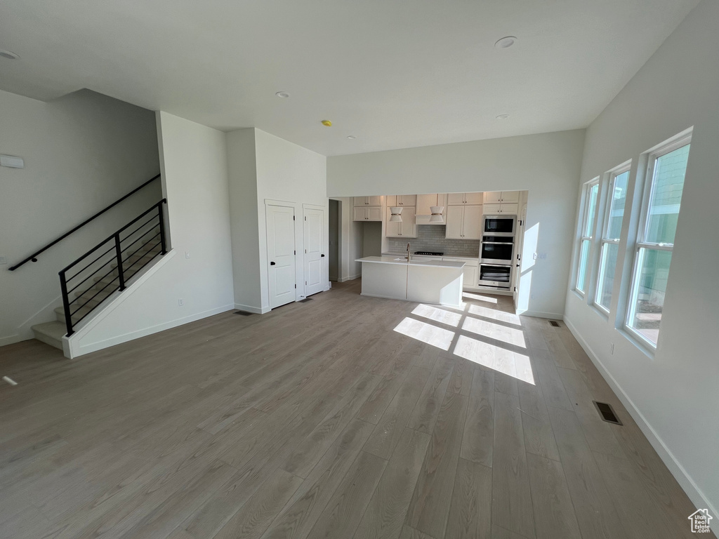 6976 W LAKE AVE South Jordan, UT 84009