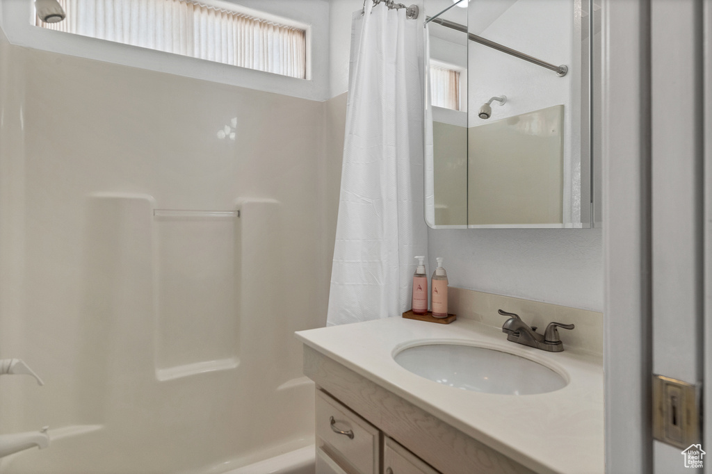Photo 15 for MLS #2108346 at 2990 E Riverside Dr #173