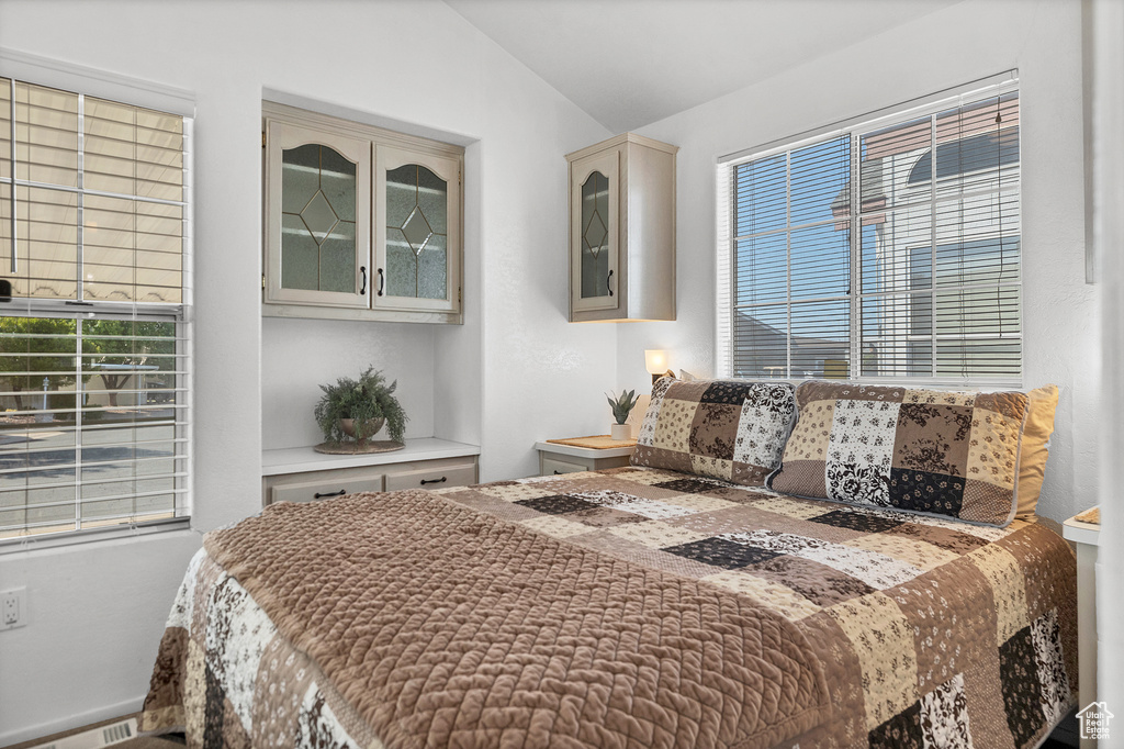 Photo 13 for MLS #2108346 at 2990 E Riverside Dr #173