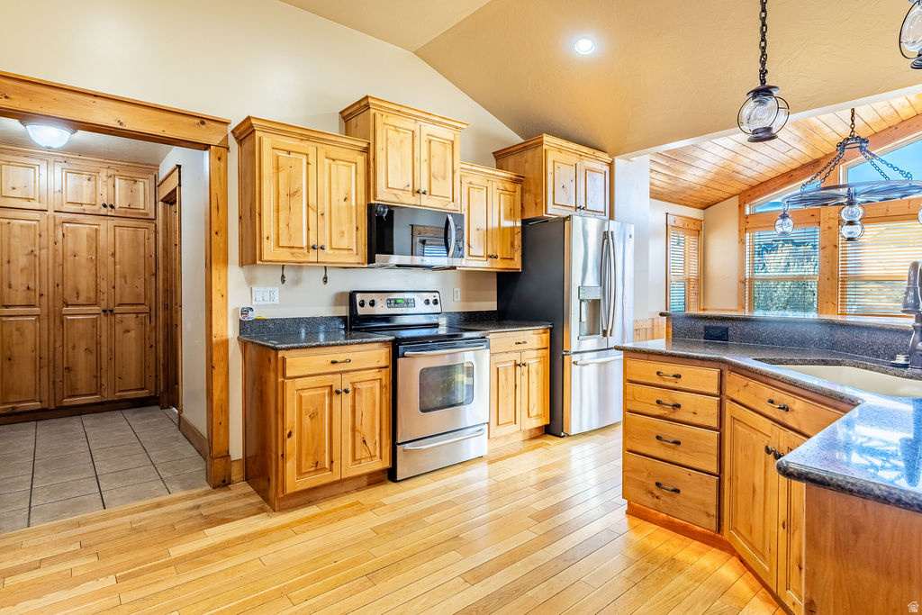 940 E CANYON RD Hyde Park, UT 84318