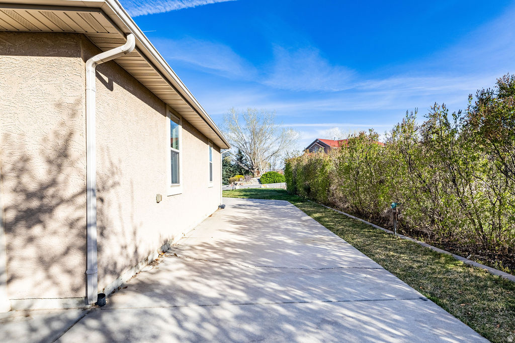 940 E CANYON RD Hyde Park, UT 84318