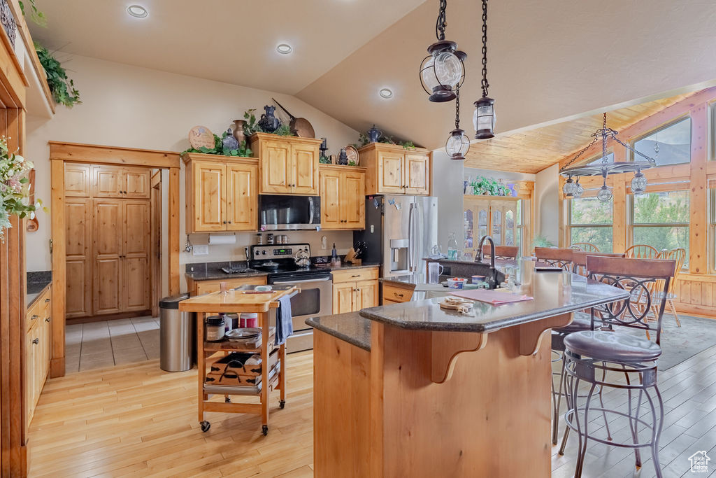 Photo 8 for MLS #2108347 at 940 E Canyon Rd