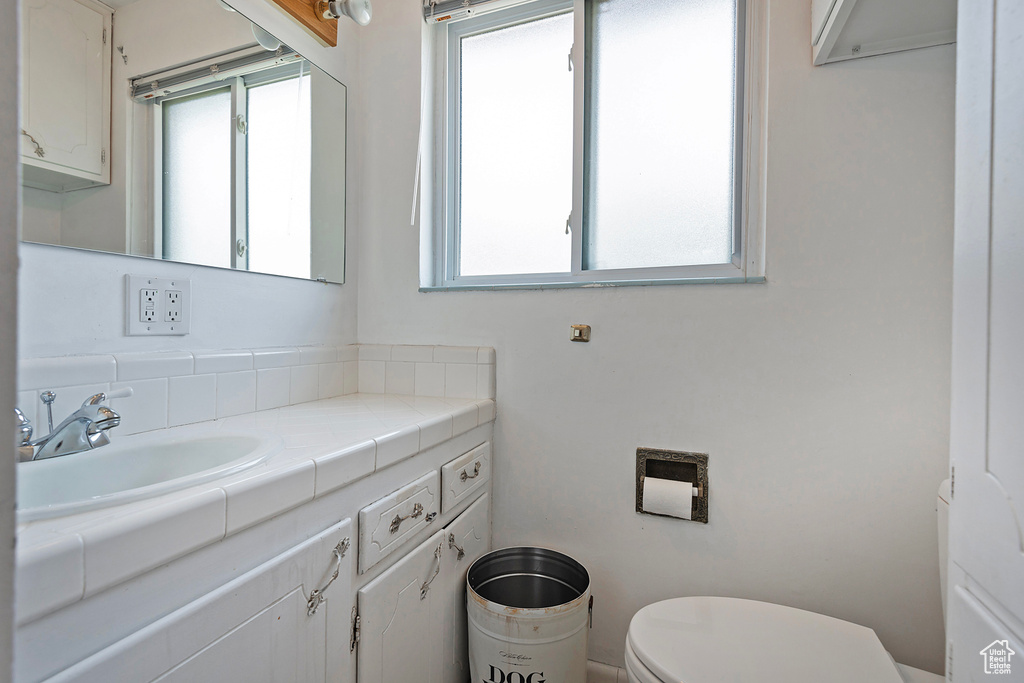 Photo 16 for MLS #2108354 at 2862 E Pamela Dr