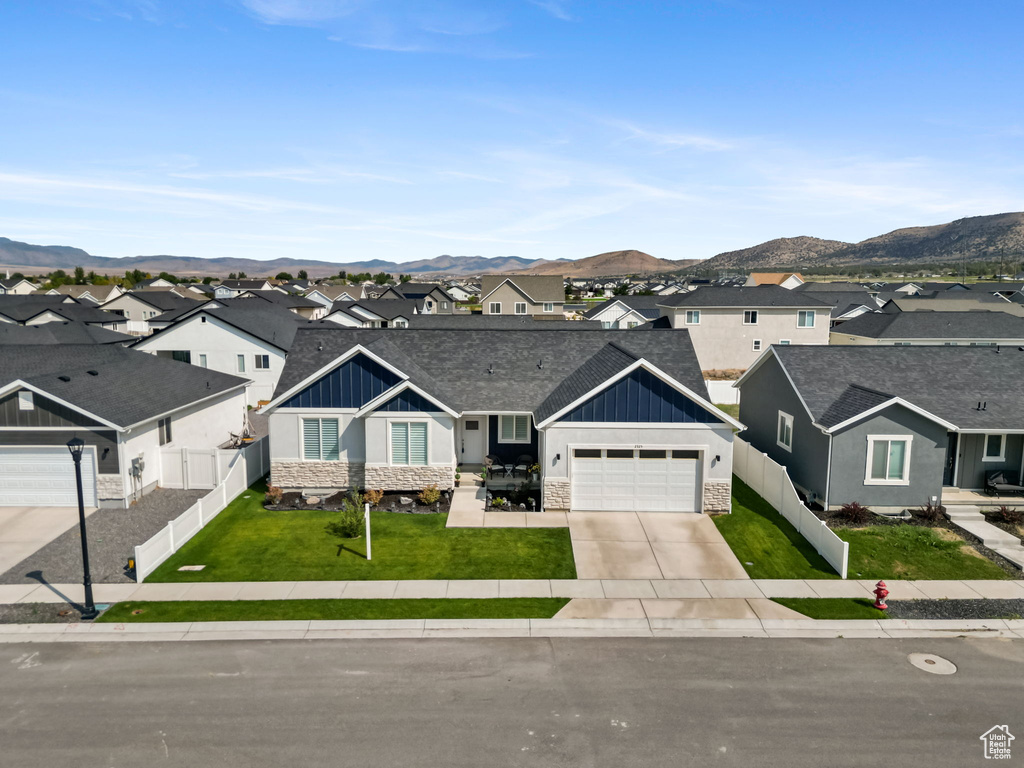 Photo 33 for MLS #2108381 at 2325 E Boxwood Ln