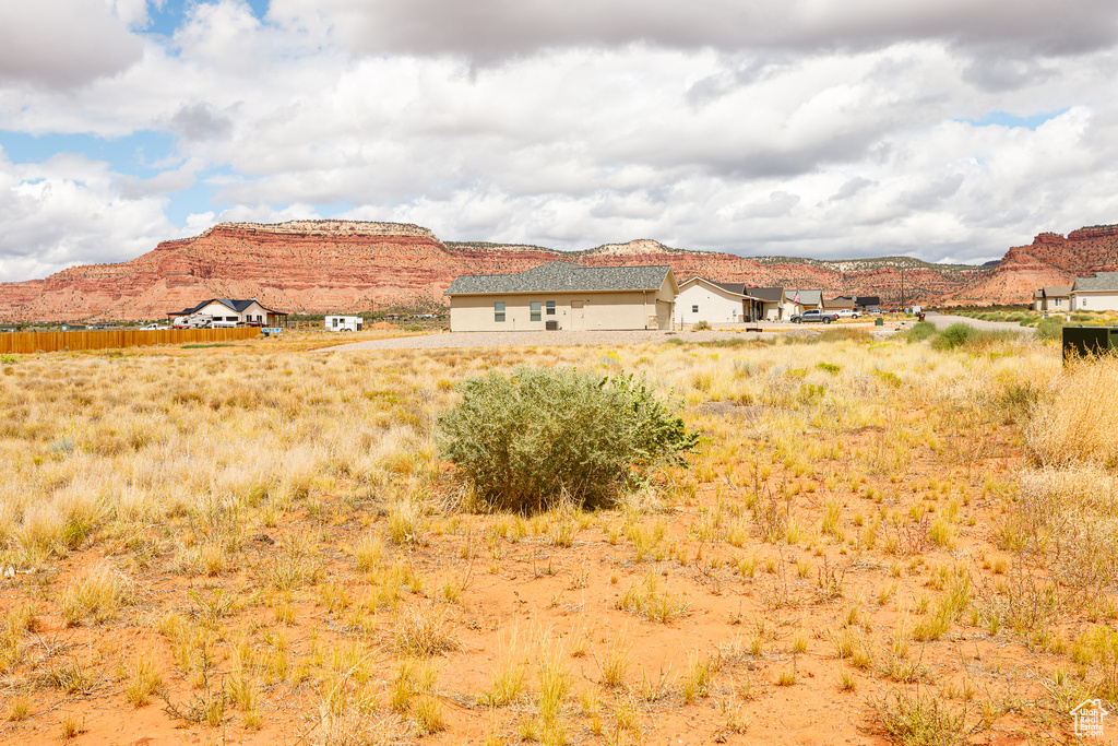 27  CRIMSON ESTS Kanab, UT 84741