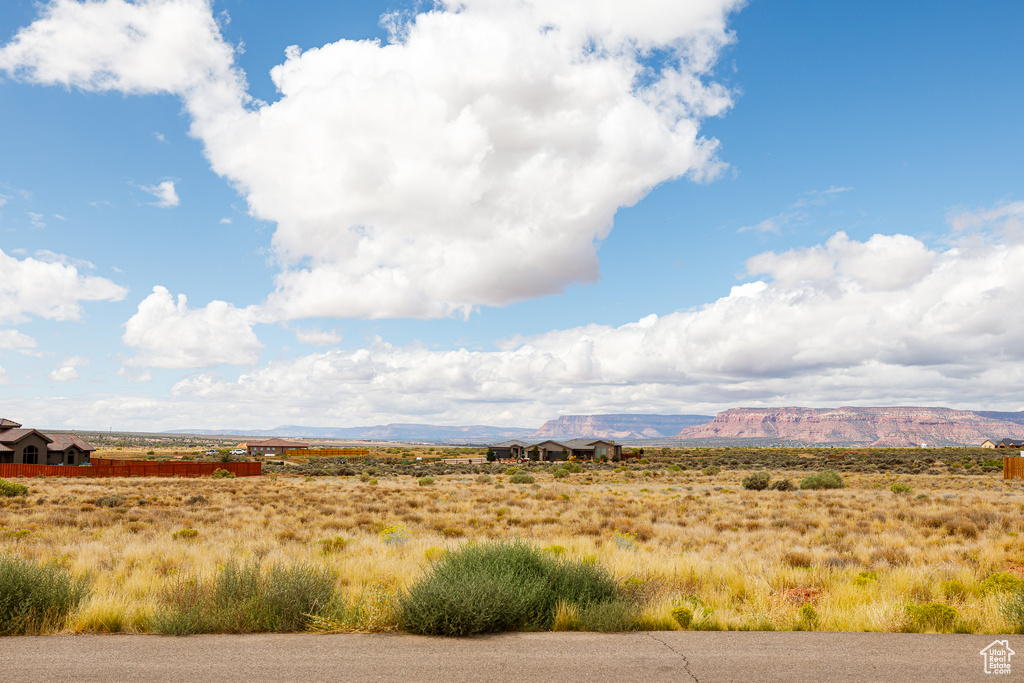 27  CRIMSON ESTS Kanab, UT 84741