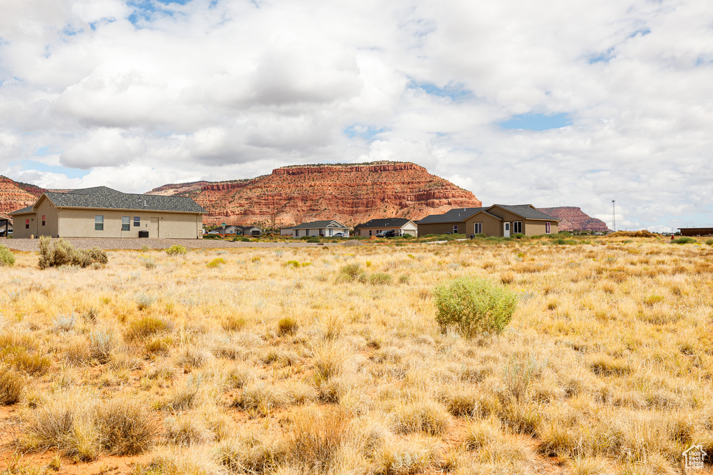 27  CRIMSON ESTS Kanab, UT 84741