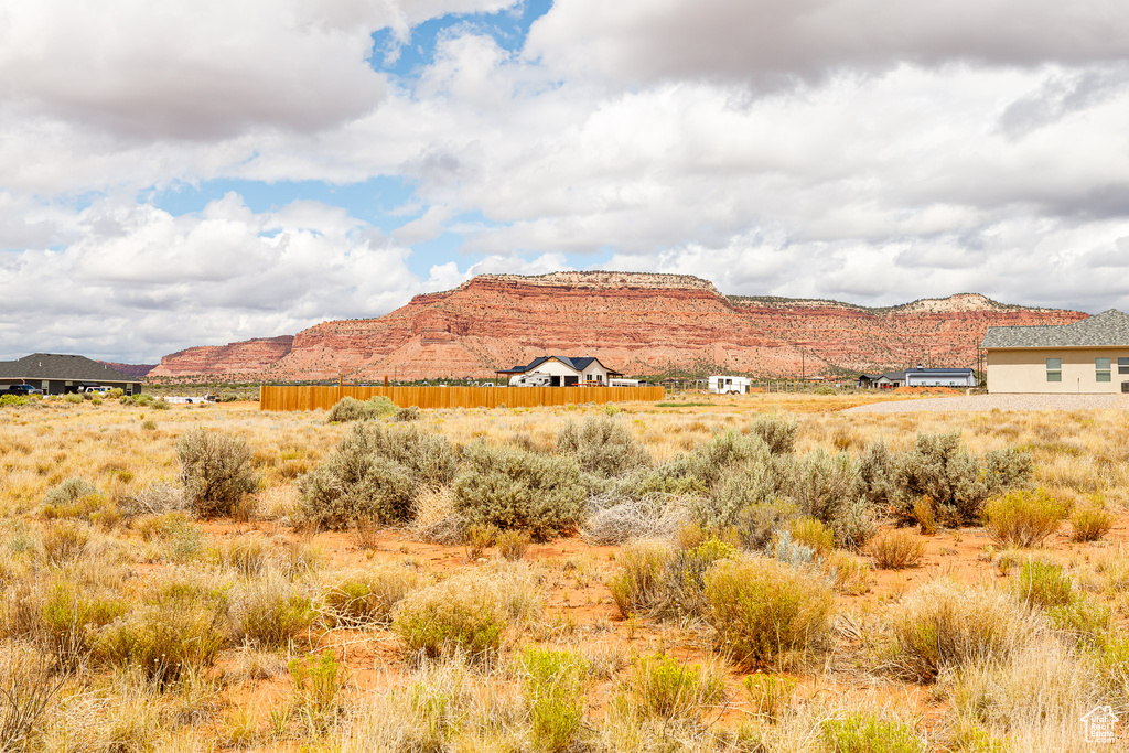 27  CRIMSON ESTS Kanab, UT 84741