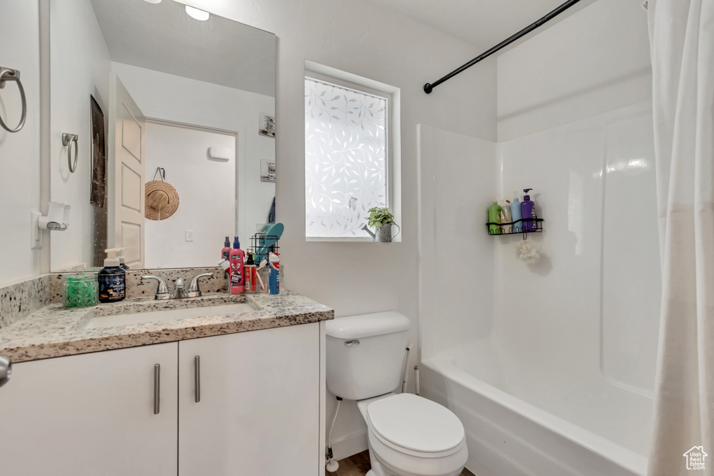 Photo 23 for MLS #2108409 at 2415 E Boxwood Ln #616