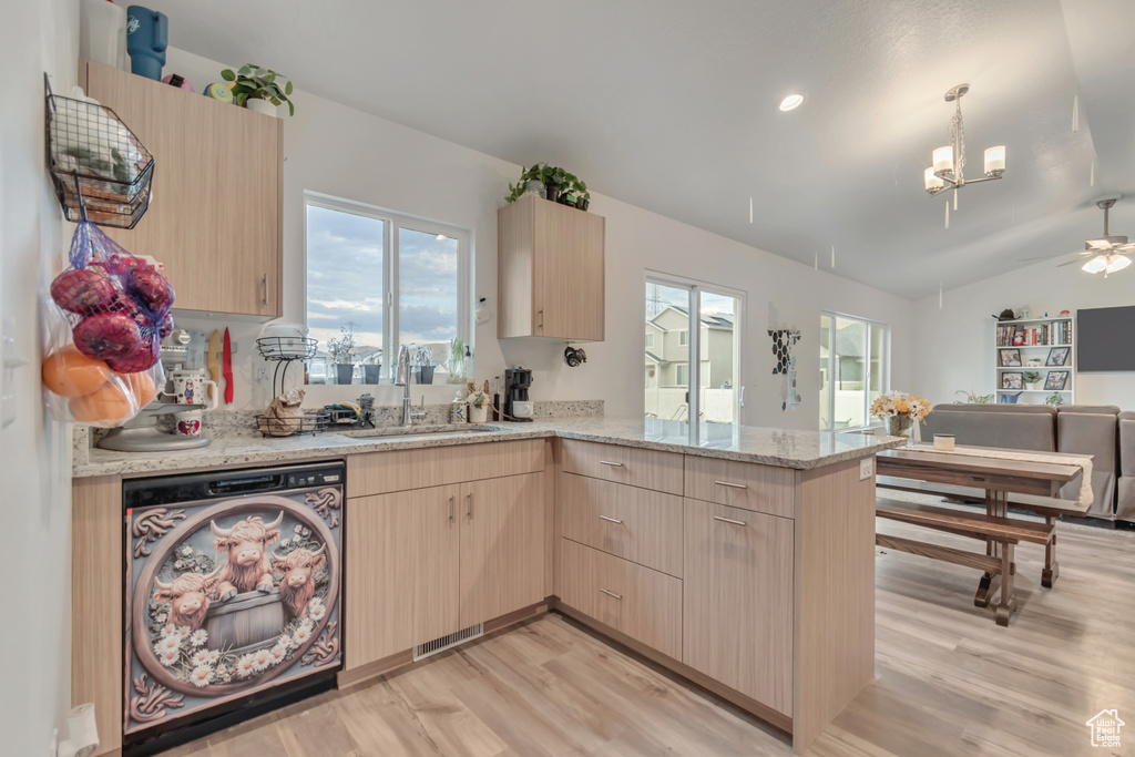 Photo 13 for MLS #2108409 at 2415 E Boxwood Ln #616