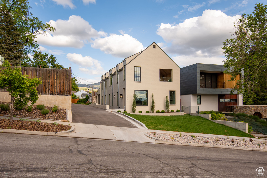 Photo 108 for MLS #2108410 at 520 N H St