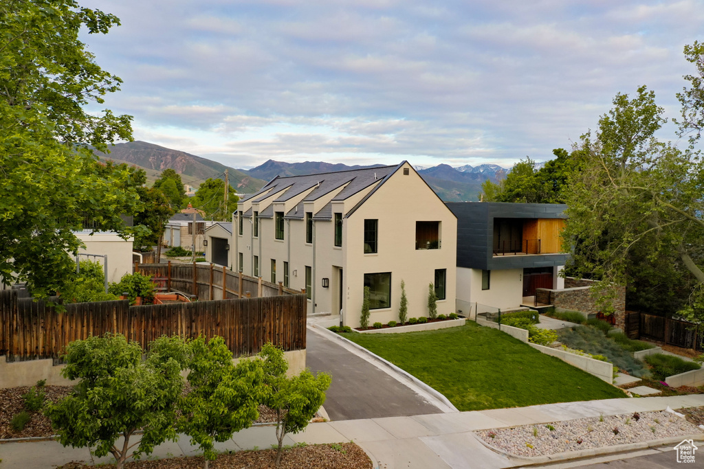 Photo 102 for MLS #2108410 at 520 N H St