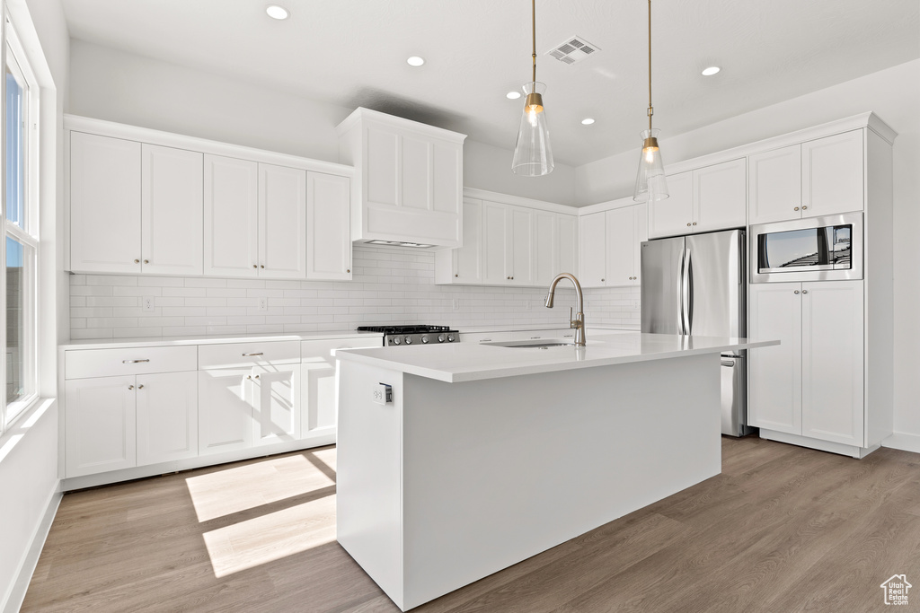 Photo 11 for MLS #2108432 at 2914 E Alderann St