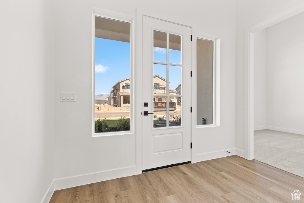 Photo 5 for MLS #2108432 at 2914 E Alderann St