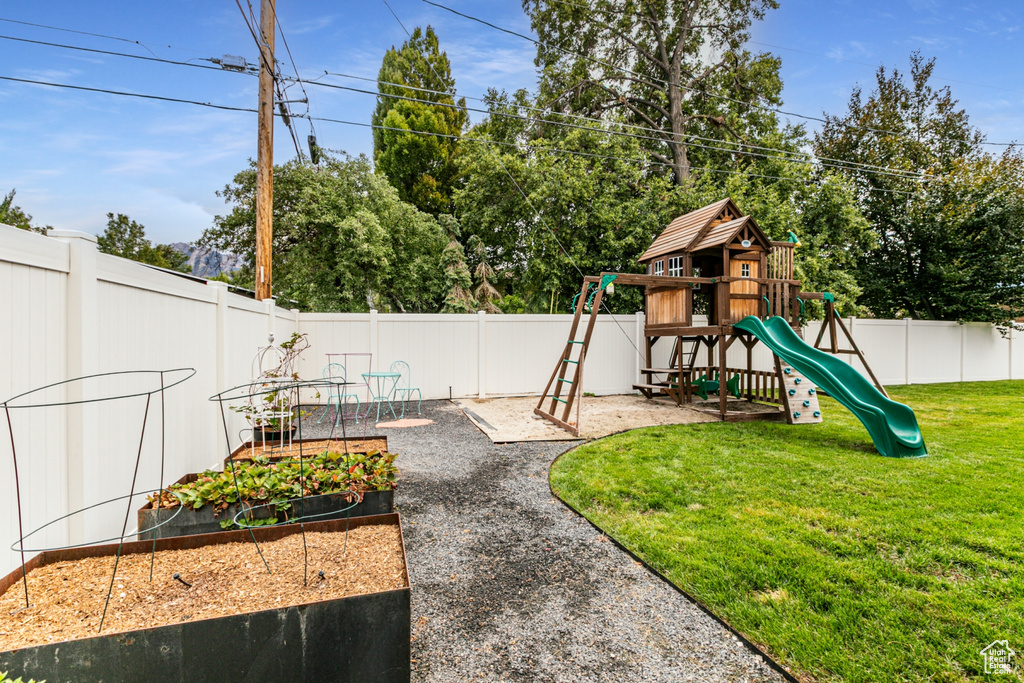 6415 S SILVERBELL ST Murray, UT 84107