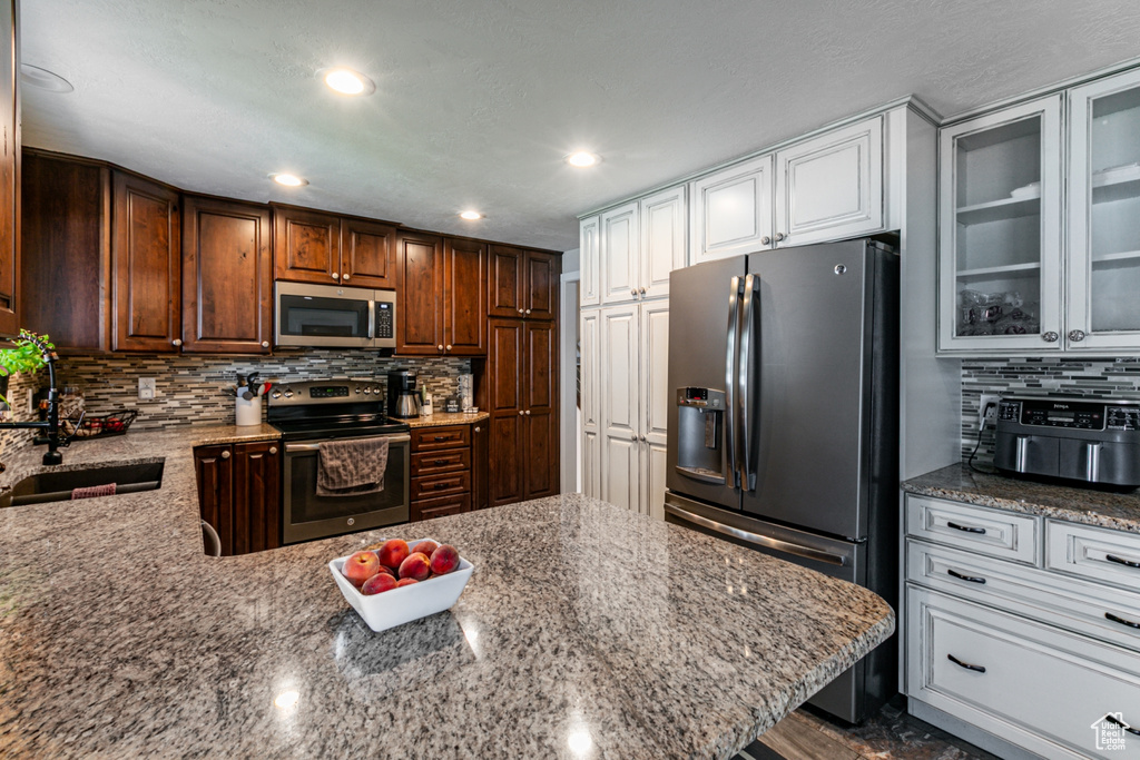 6415 S SILVERBELL ST Murray, UT 84107