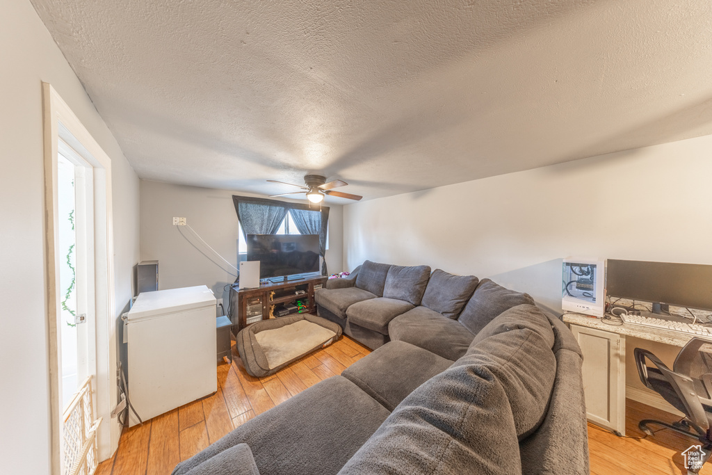 5810 S 2550 W Roy, UT 84067