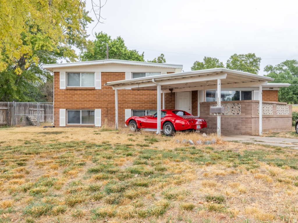 5810 S 2550 W Roy, UT 84067