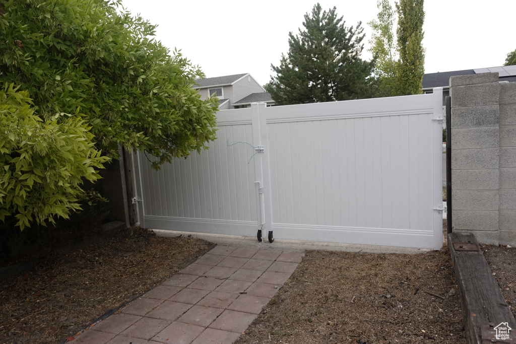 3330 S SQUIREWOOD DR West Valley City, UT 84120