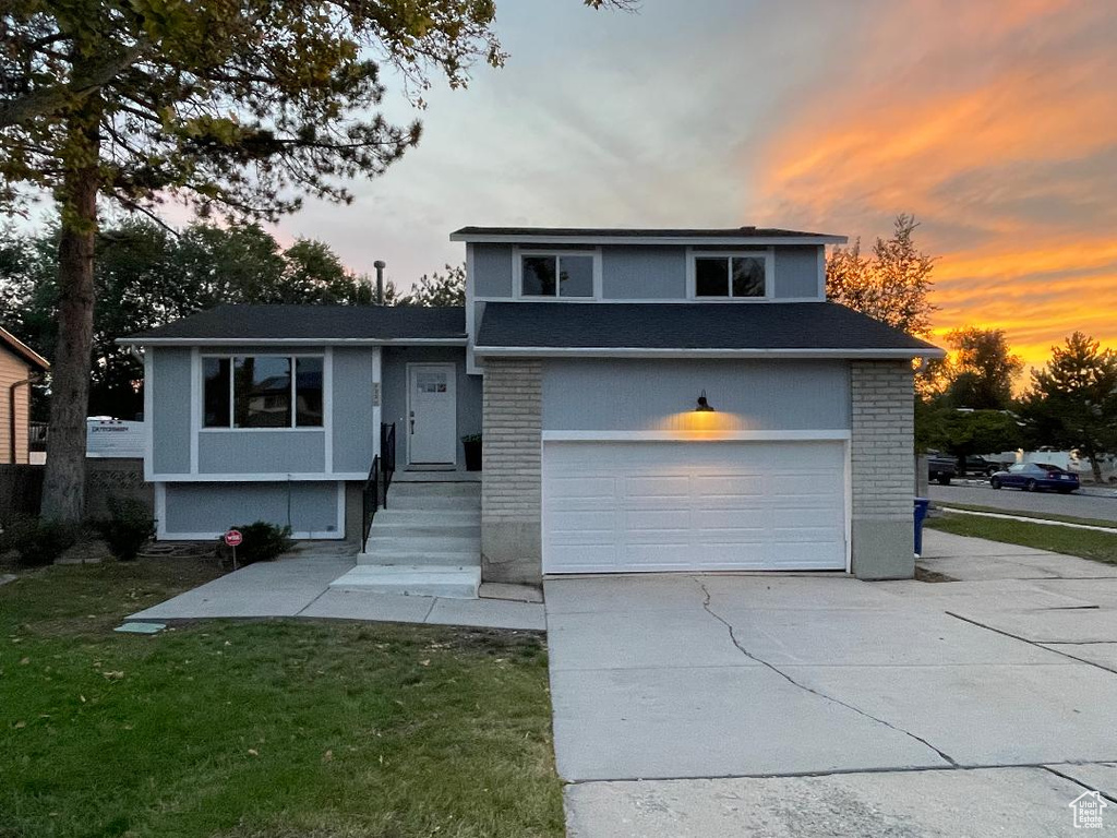 3330 S SQUIREWOOD DR West Valley City, UT 84120