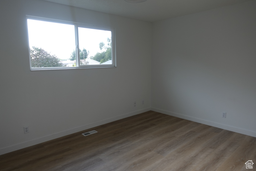 3330 S SQUIREWOOD DR West Valley City, UT 84120