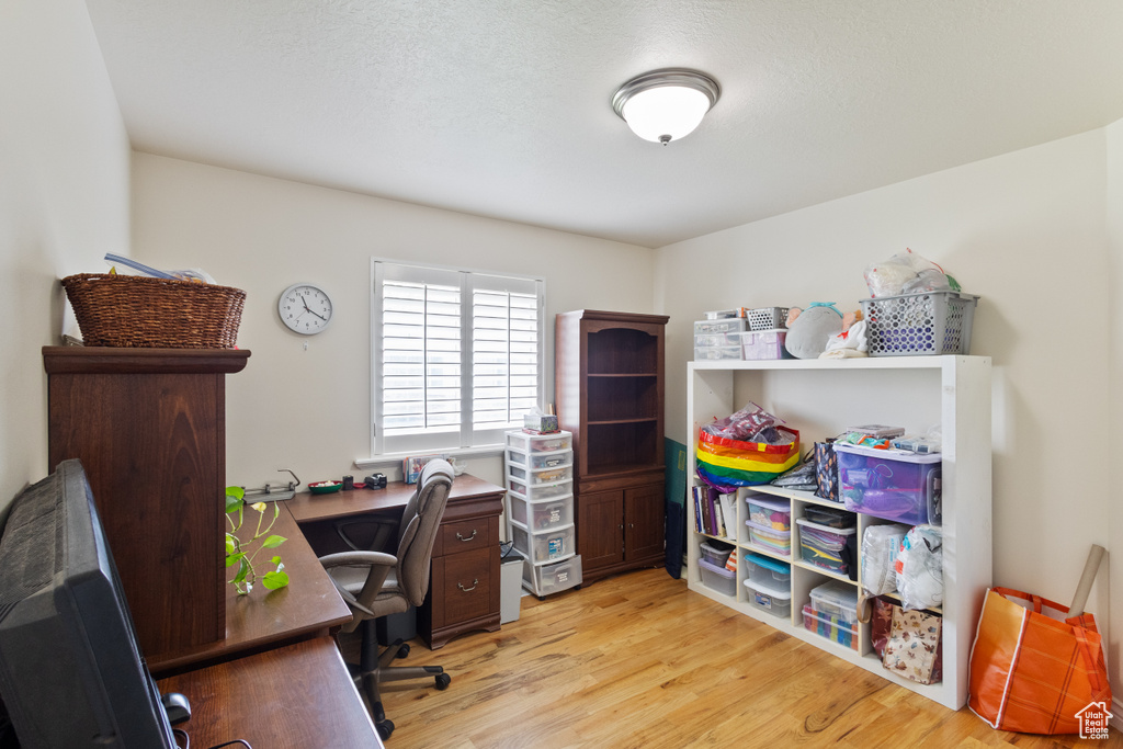1763 W 1915 S Syracuse, UT 84075