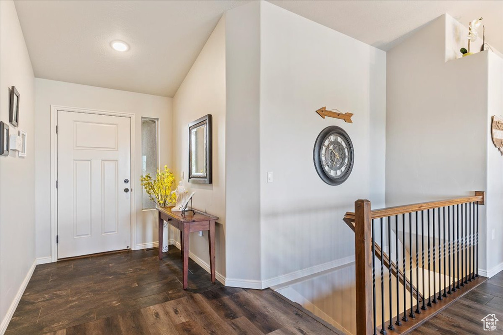 Photo 3 for MLS #2108526 at 306 S Sunburst Dr