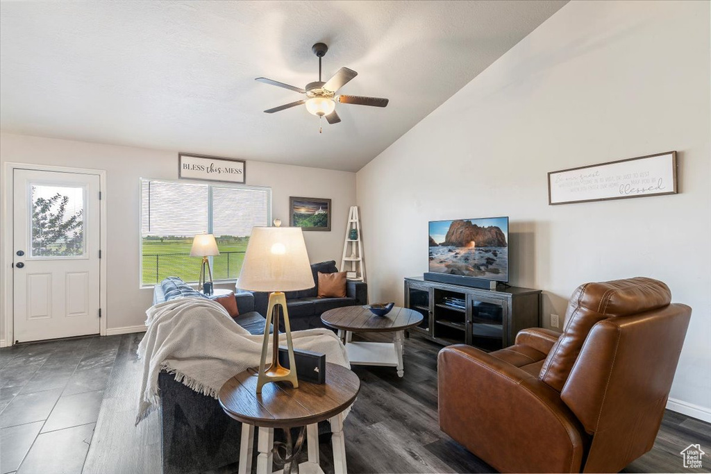 Photo 5 for MLS #2108526 at 306 S Sunburst Dr