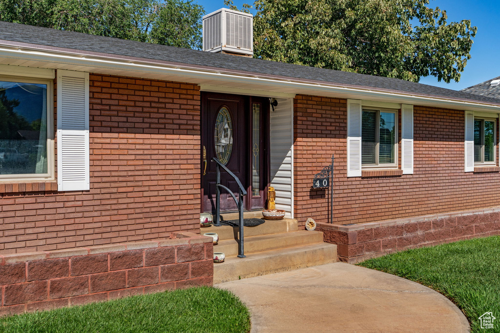 Photo 3 for MLS #2108532 at 40 S 100 East