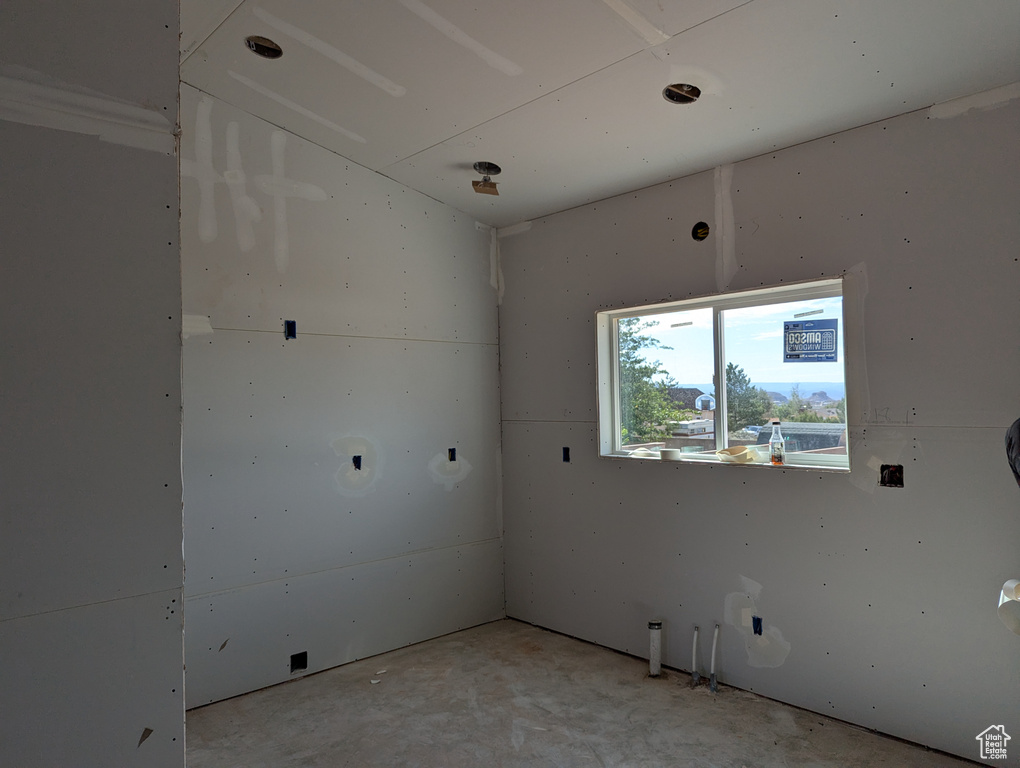 Photo 17 for MLS #2108550 at 859 W Chamberlain Dr