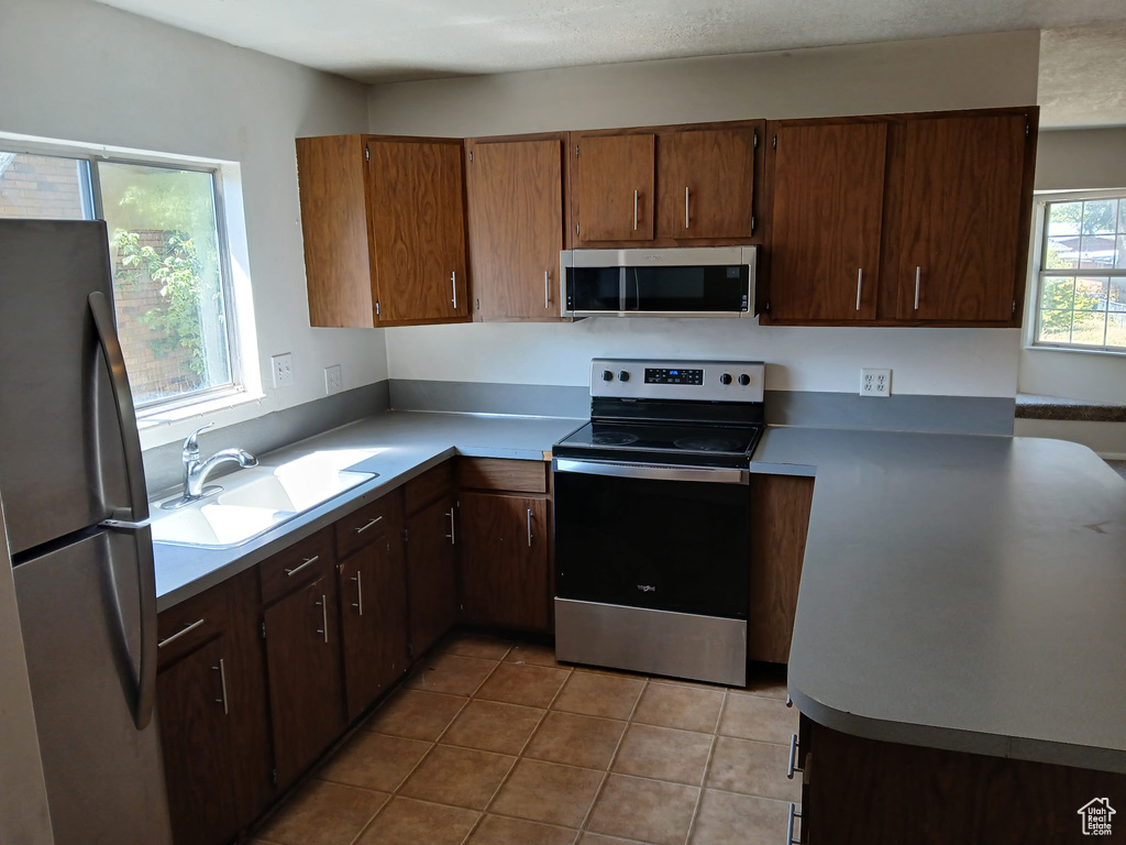 Photo 3 for MLS #2108564 at 1312 Grant Ave