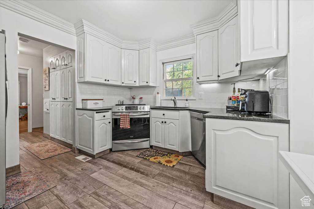 Photo 13 for MLS #2108585 at 3054 Polk Ave