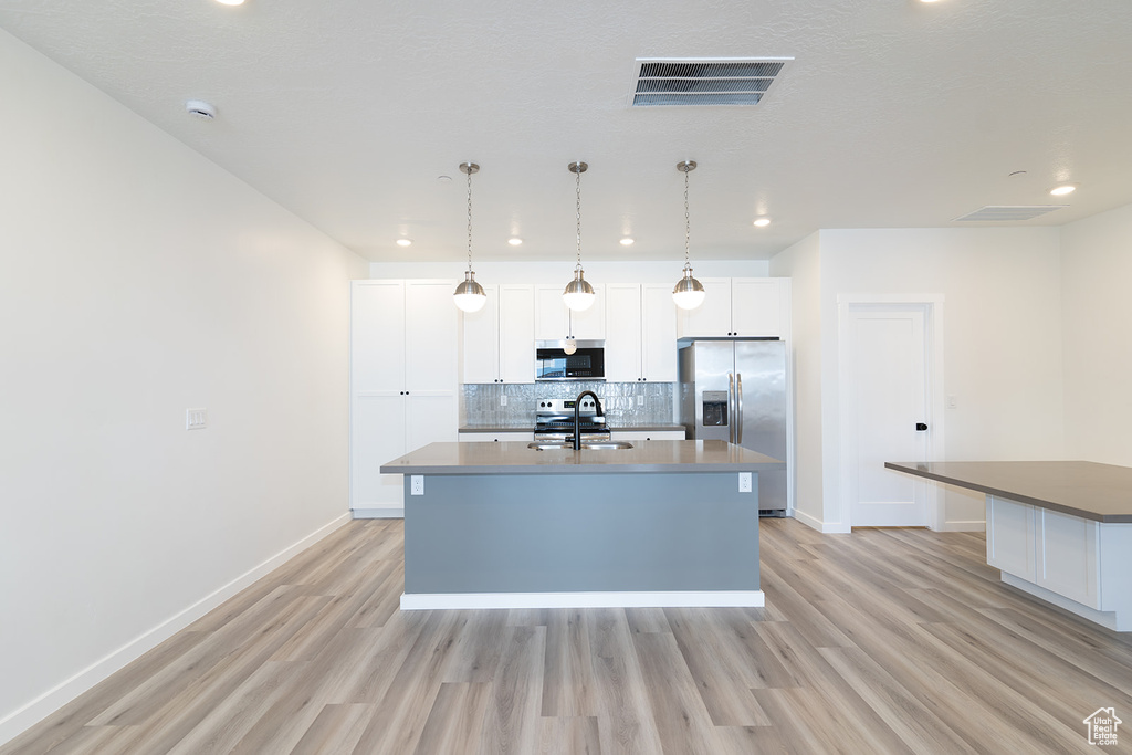 Photo 5 for MLS #2108590 at 170 N Chapparral Dr #11