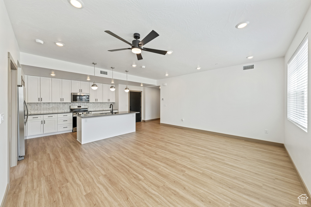 Photo 7 for MLS #2108597 at 224 N Chapparral Dr #M200