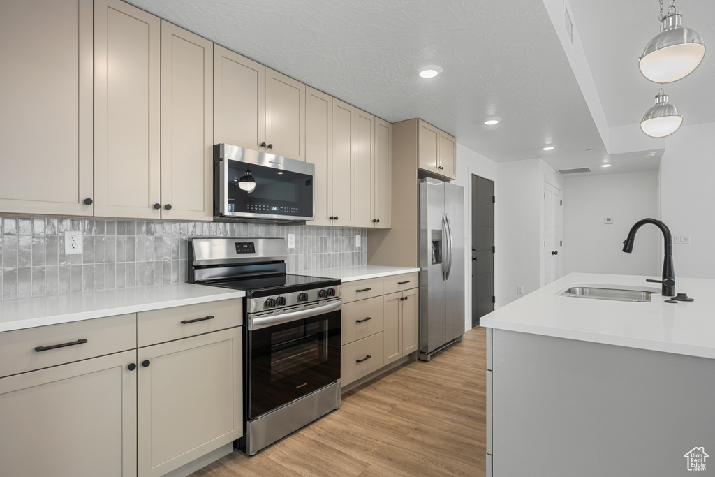 Photo 4 for MLS #2108598 at 226 N Cliffside Dr #L300