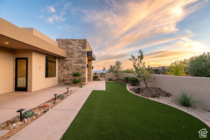 Photo 8 for MLS #2108619 at 4816 N Petroglyph Dr
