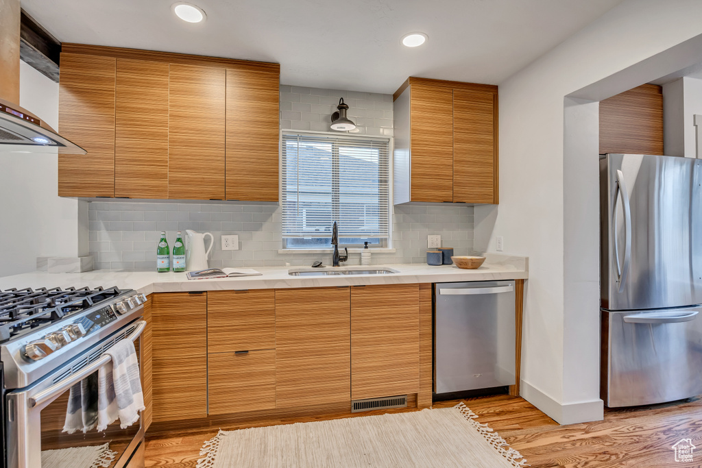 1563 E DOWNINGTON AVE Salt Lake City, UT 84105