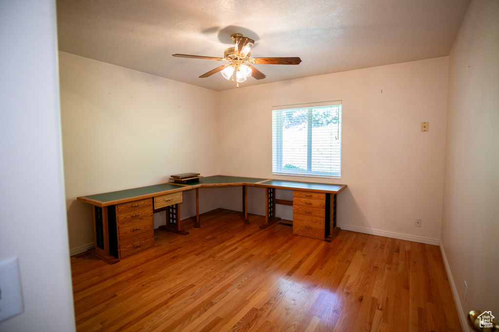 1762 WHISPERING OAKS DR Ogden, UT 84403