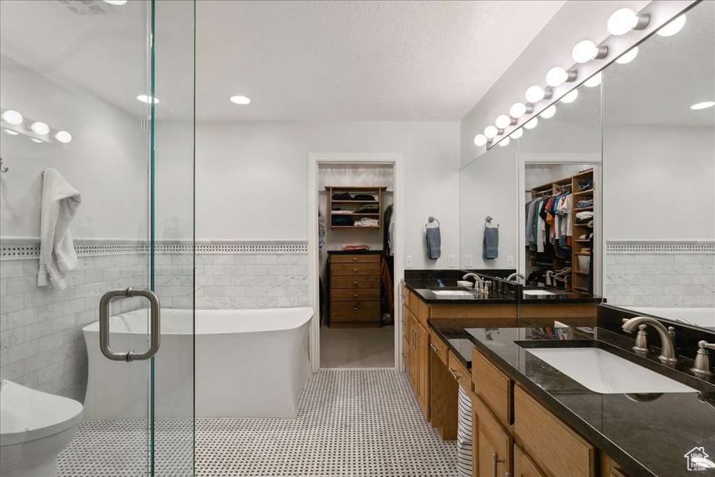 Photo 18 for MLS #2108701 at 1483 E Maple Hills Dr