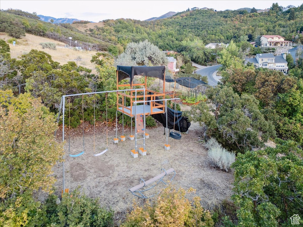 Photo 32 for MLS #2108701 at 1483 E Maple Hills Dr