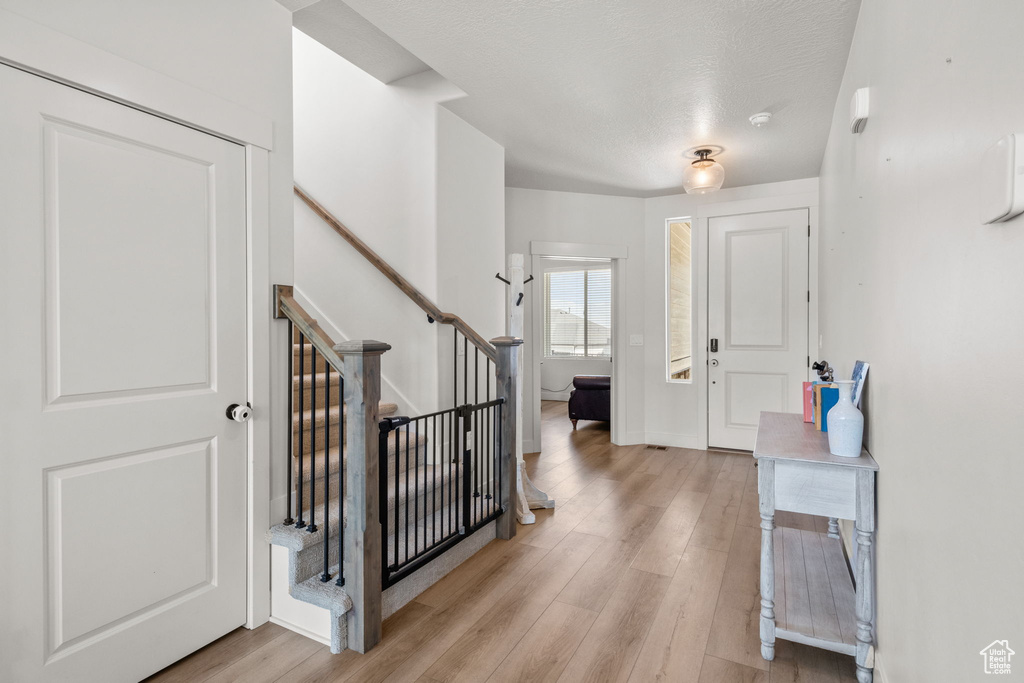 Photo 3 for MLS #2108726 at 1497 S Overlook Ln