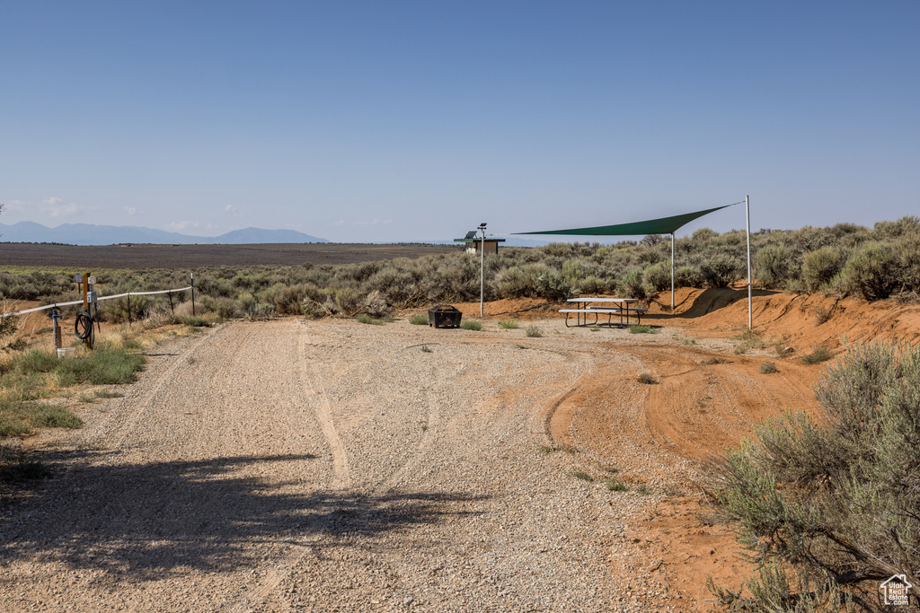 112 S COTTONTAIL AVE La Sal, UT 84530