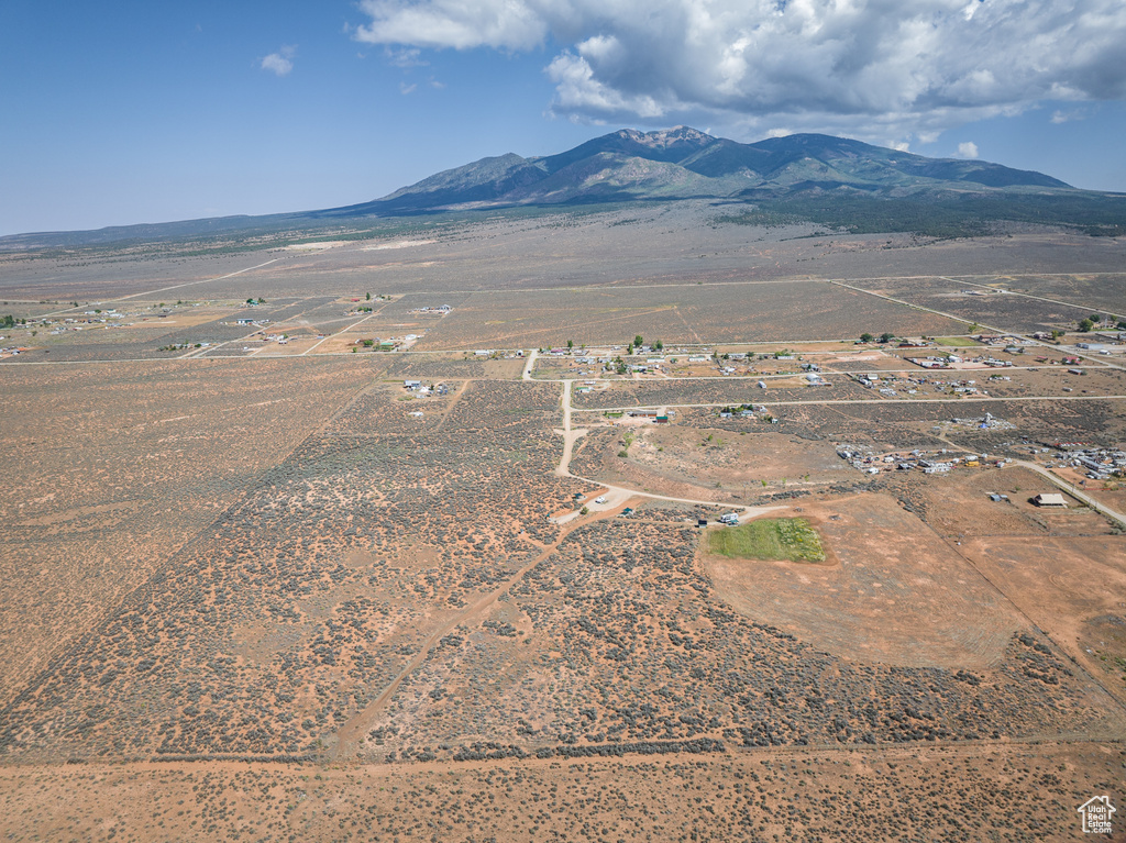 112 S COTTONTAIL AVE La Sal, UT 84530