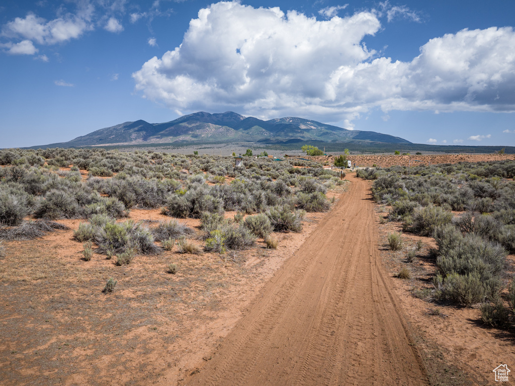 112 S COTTONTAIL AVE La Sal, UT 84530