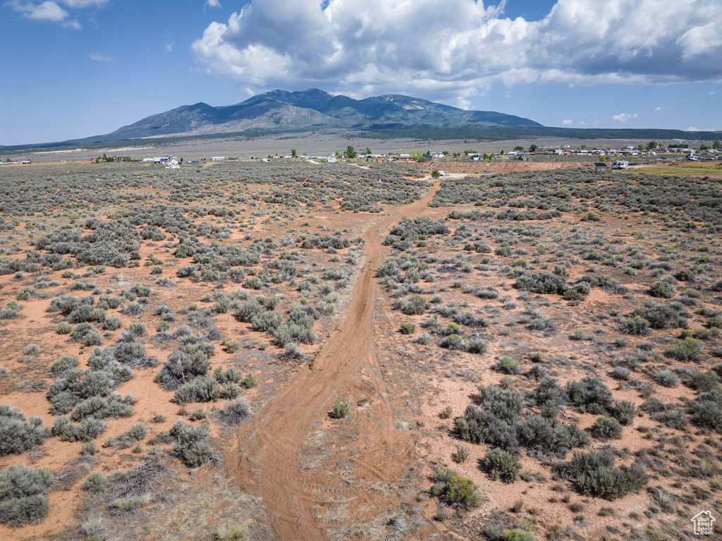 112 S COTTONTAIL AVE La Sal, UT 84530