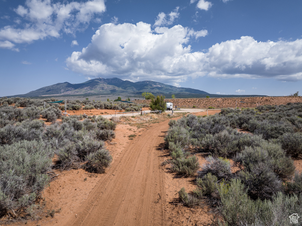 112 S COTTONTAIL AVE La Sal, UT 84530