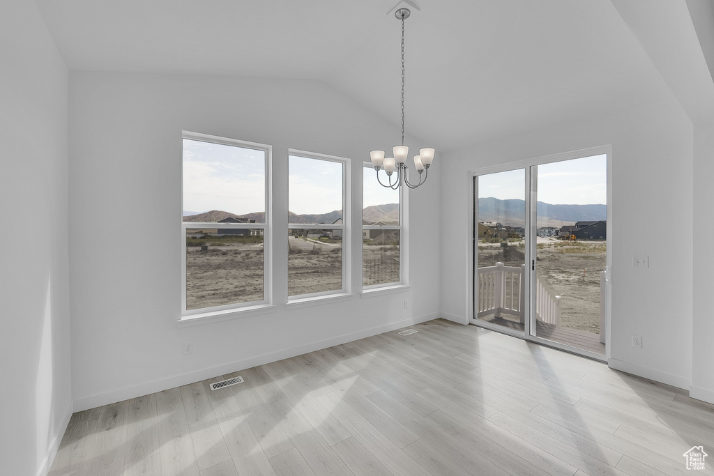 Photo 6 for MLS #2108744 at 5532 N Trailside #501