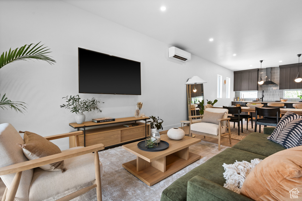 Photo 9 for MLS #2108746 at 529 E Warnock Ave #D