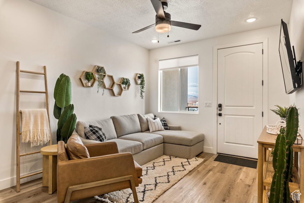 Photo 11 for MLS #2108753 at 5399 E Cerulean Ln #103
