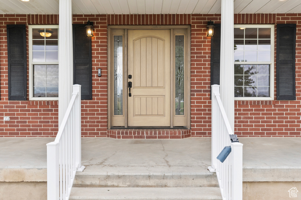 Photo 3 for MLS #2108766 at 560 N 400 West